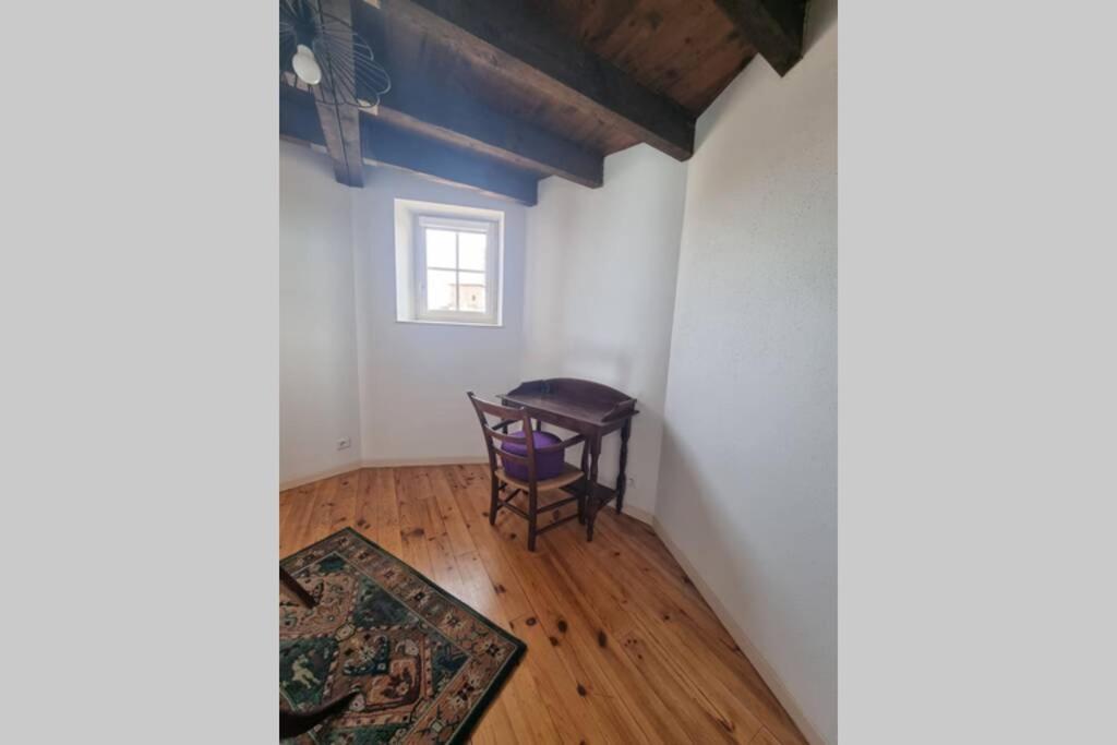 Appartement Exceptionnel 4 Etoiles Hyper Centre Albi 65 M2 Au 4Eme Etage Sans Ascenseur Avec Une Tour Du 12Eme Siecle Luaran gambar