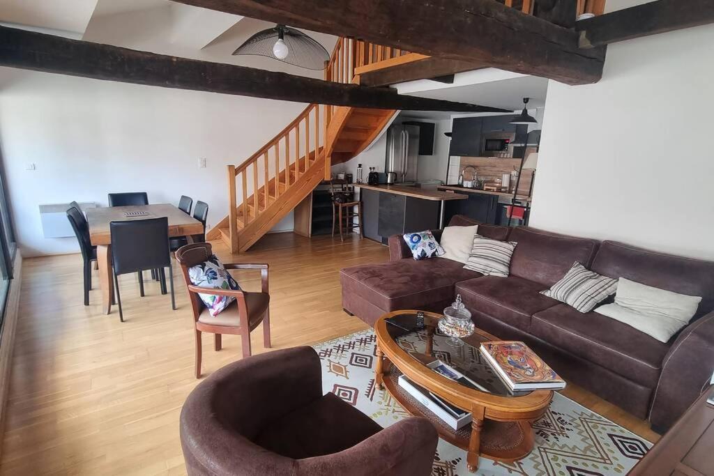 Appartement Exceptionnel 4 Etoiles Hyper Centre Albi 65 M2 Au 4Eme Etage Sans Ascenseur Avec Une Tour Du 12Eme Siecle Luaran gambar