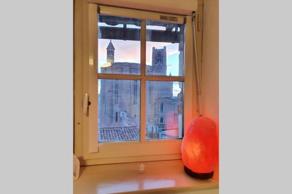Appartement Exceptionnel 4 Etoiles Hyper Centre Albi 65 M2 Au 4Eme Etage Sans Ascenseur Avec Une Tour Du 12Eme Siecle Luaran gambar