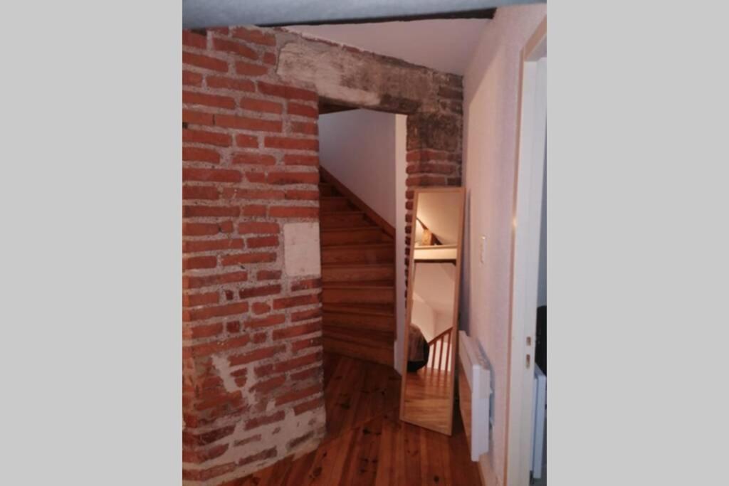 Appartement Exceptionnel 4 Etoiles Hyper Centre Albi 65 M2 Au 4Eme Etage Sans Ascenseur Avec Une Tour Du 12Eme Siecle Luaran gambar